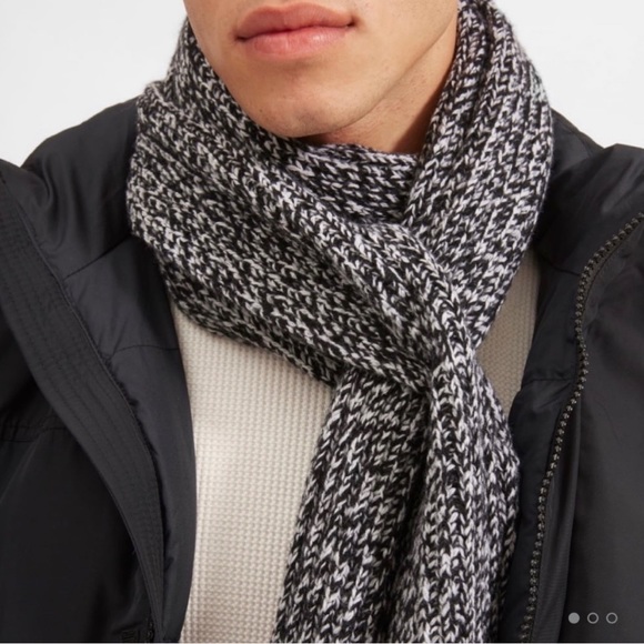 Pull-Through Wool Rib Scarf - Picture 4 of 4